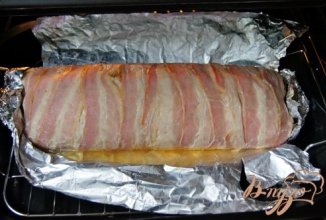 Куриный рулет в беконе с ветчиной и сыром