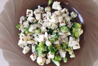 Салат с капустой и сыром тофу