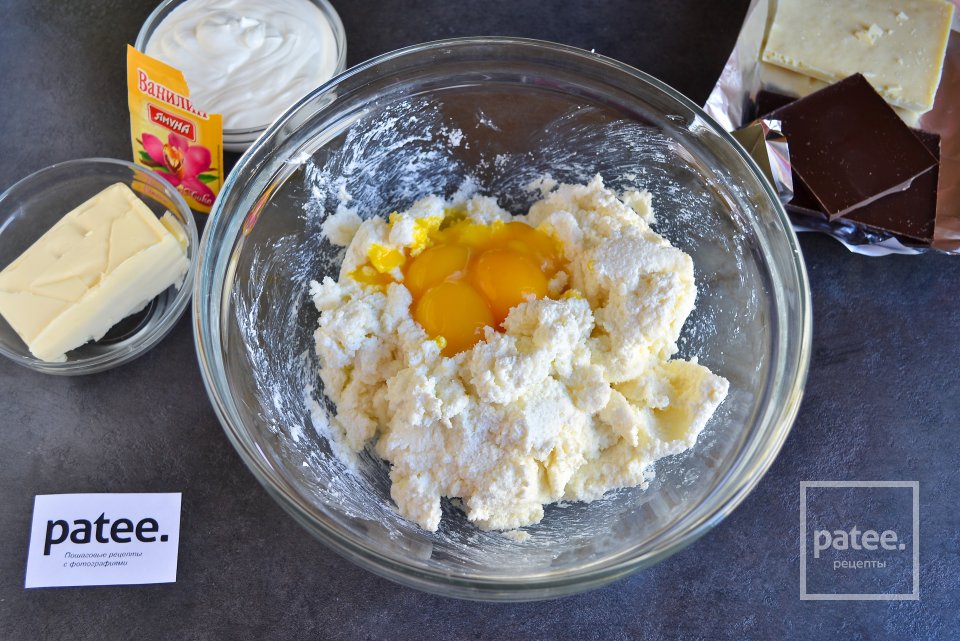 Заварная творожная Пасха с шоколадом и изюмом - Шаг 5