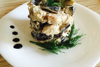 Салат из баклажанов и курицы "Пифия"