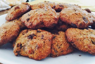 Овсяные печенья с изюмом и шоколадом