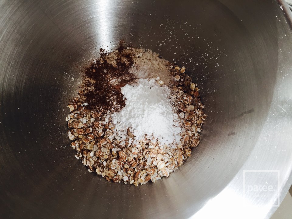 Овсяные печенья с изюмом и шоколадом - Шаг 4