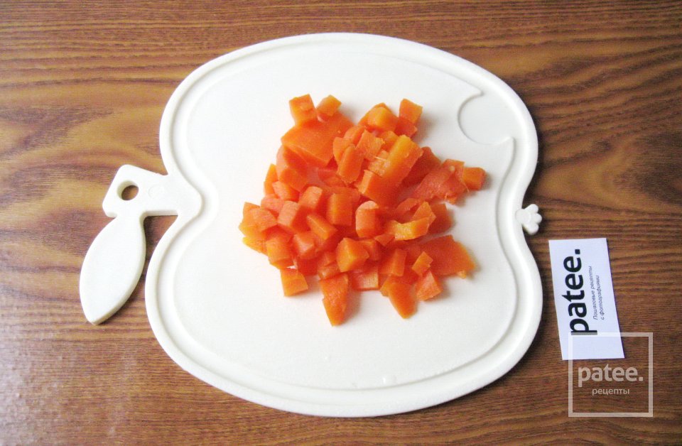 Салат из черемши с огурцами и яйцом - Шаг 3