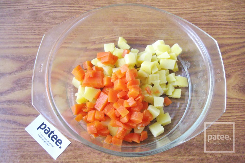 Салат из черемши с огурцами и яйцом - Шаг 7