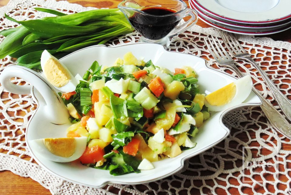 Салат из черемши с огурцами и яйцом - Шаг 13