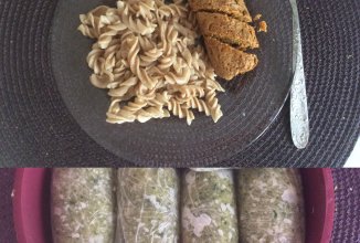 Колбаски из куриного филе с овощами