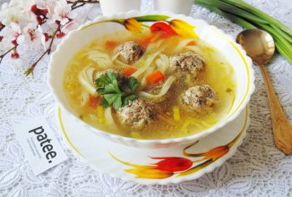 Суп с фрикадельками из сухих лесных грибов