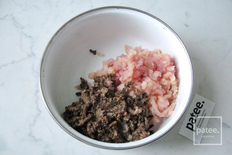 Суп с фрикадельками из сухих лесных грибов - Шаг 5