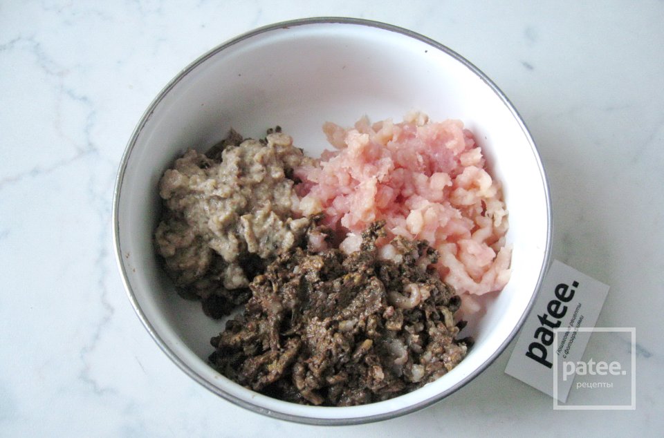 Суп с фрикадельками из сухих лесных грибов - Шаг 6