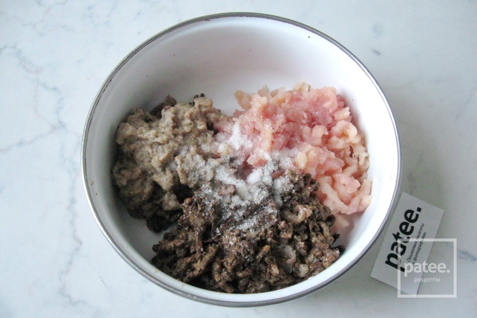 Суп с фрикадельками из сухих лесных грибов - Шаг 7