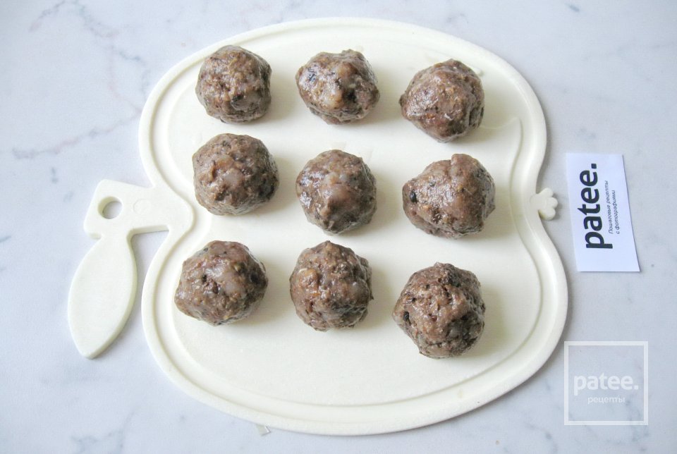 Суп с фрикадельками из сухих лесных грибов - Шаг 9