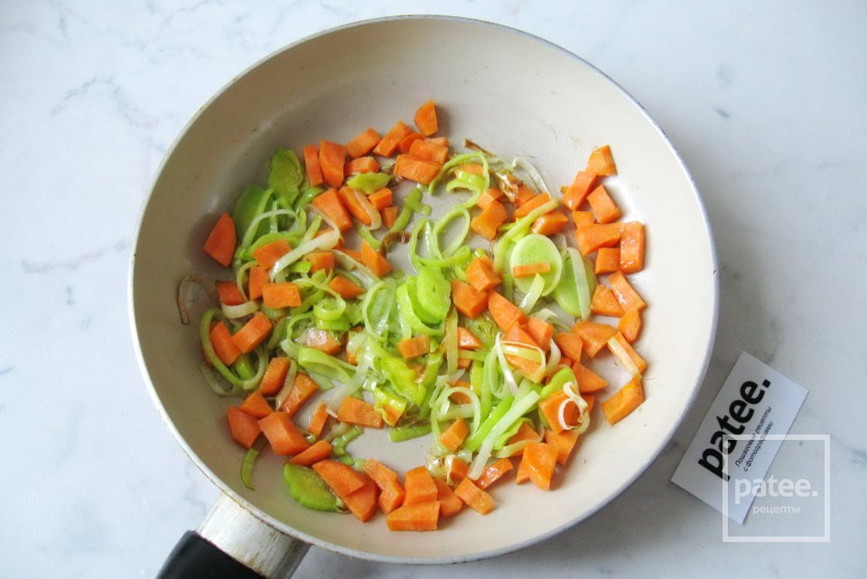 Суп с фрикадельками из сухих лесных грибов - Шаг 13