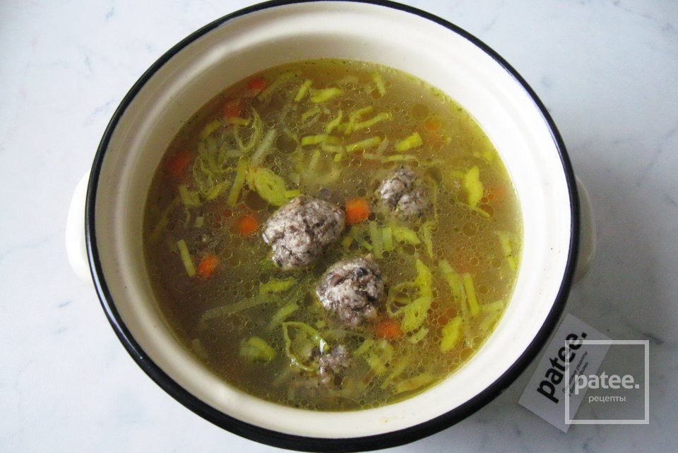Суп с фрикадельками из сухих лесных грибов - Шаг 17