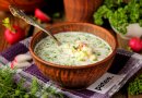 Окрошка с редисом на воде со сметаной