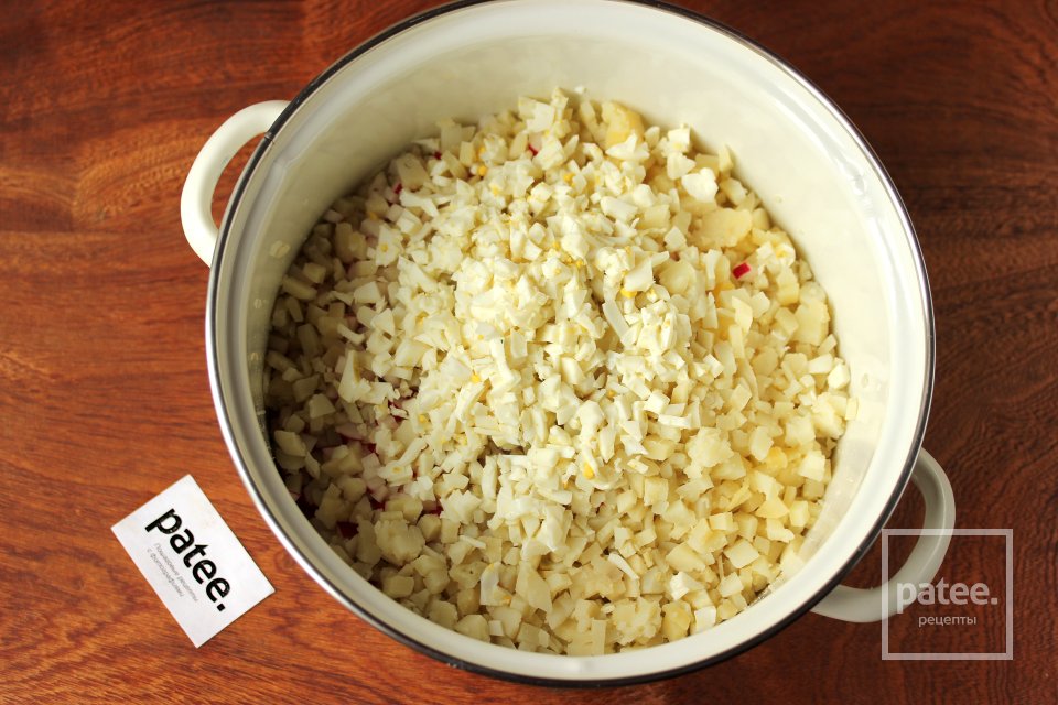 Окрошка с редисом на воде со сметаной - Шаг 6