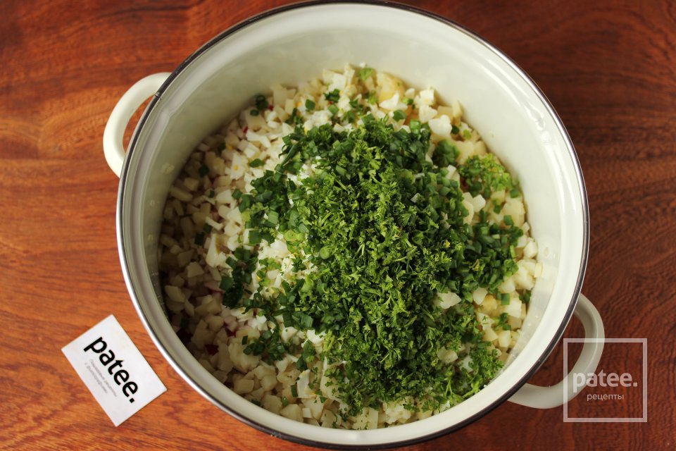 Окрошка с редисом на воде со сметаной - Шаг 8