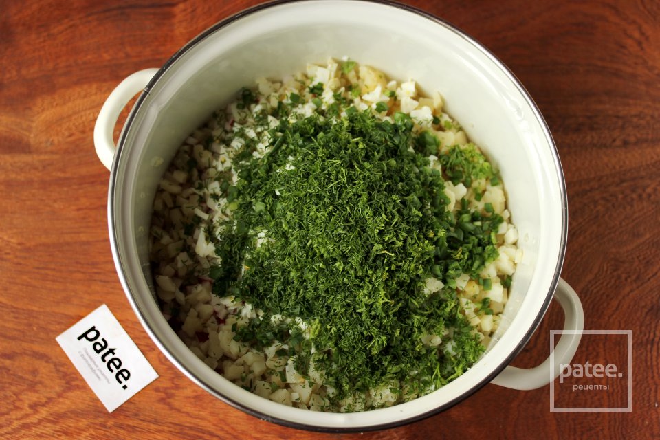 Окрошка с редисом на воде со сметаной - Шаг 9