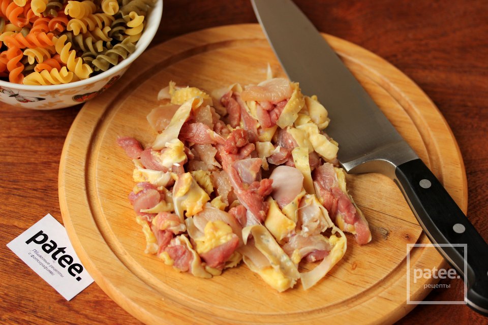 Макароны с жареной курицей и пармезаном - Шаг 2