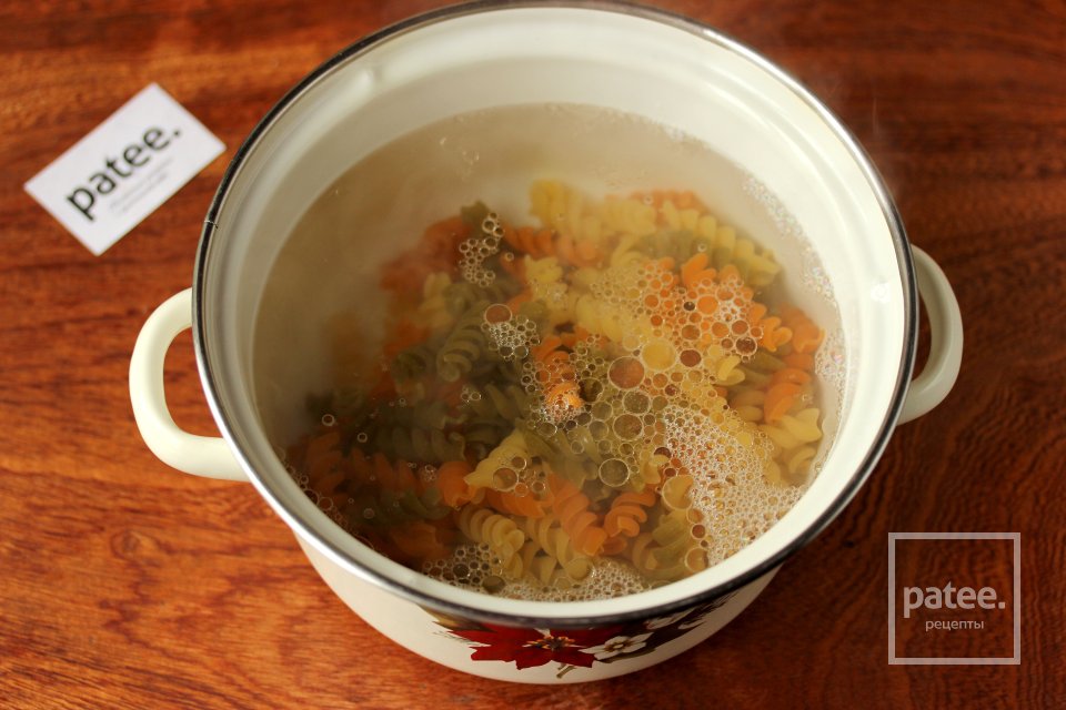 Макароны с жареной курицей и пармезаном - Шаг 9