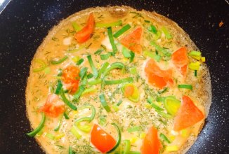 Омлет с сыром и овощами