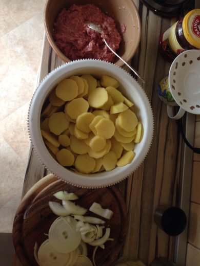 Запеканка с мясом и картофелем - Шаг 1