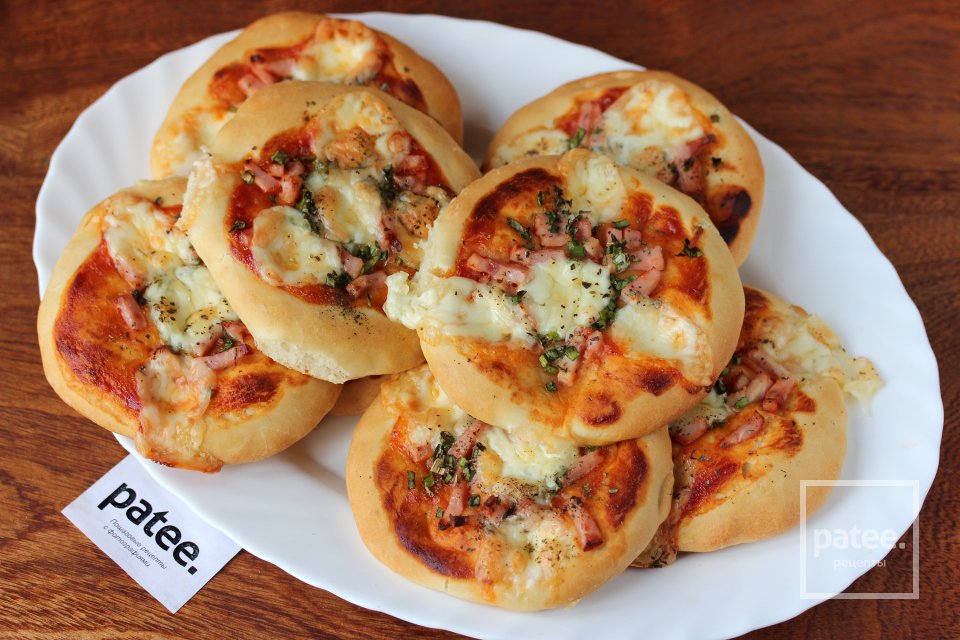 Пиццетты с ветчиной и моцареллой - Шаг 10