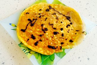 Сладкий омлет с бананом