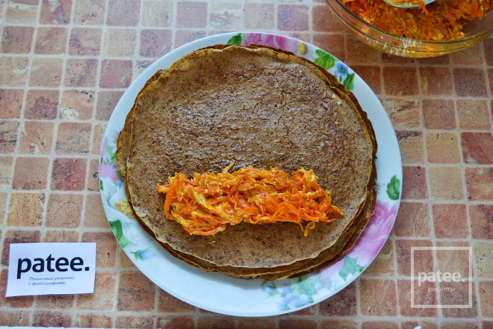 Печеночные блинчики с начинкой из моркови - Шаг 17
