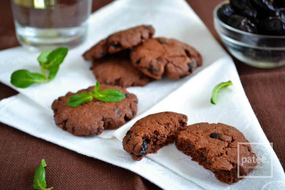 Шоколадное печенье с черносливом - Шаг 15