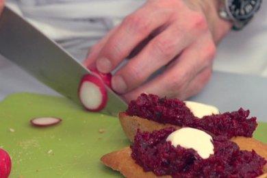 Брускетта с овощной икрой - приготовление