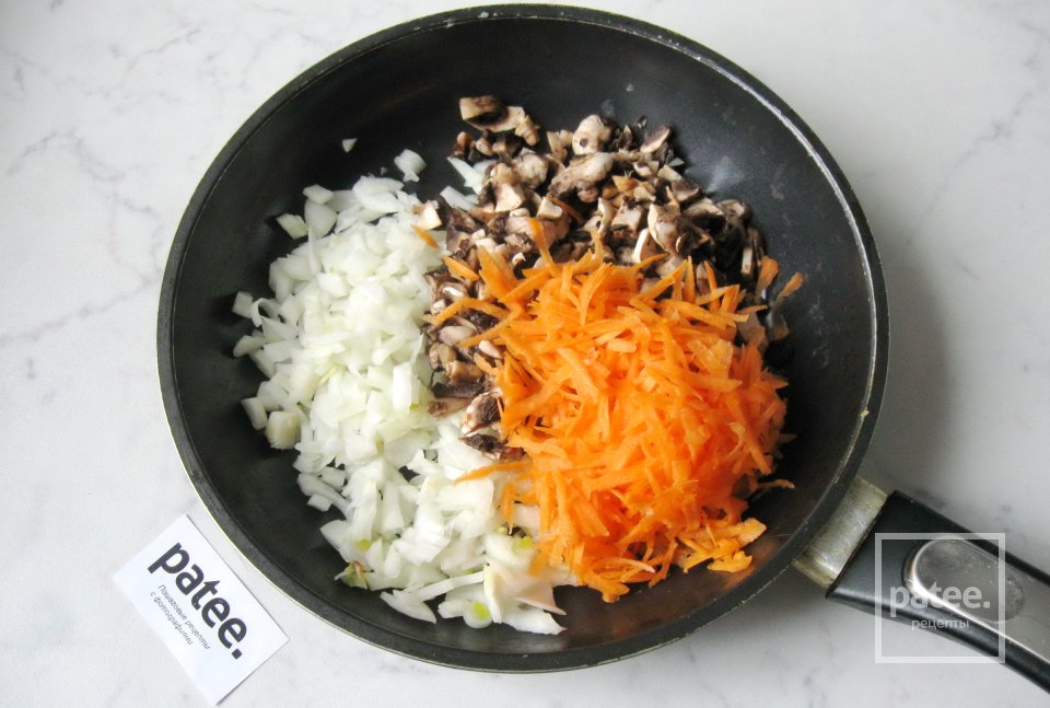 Гречаники с грибами и сметаной - Шаг 8