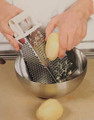 Картофельная запеканка с сыром. - Шаг 1