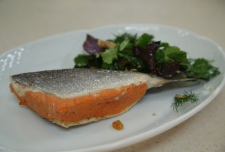 Дорада с муссом из печёных перцев