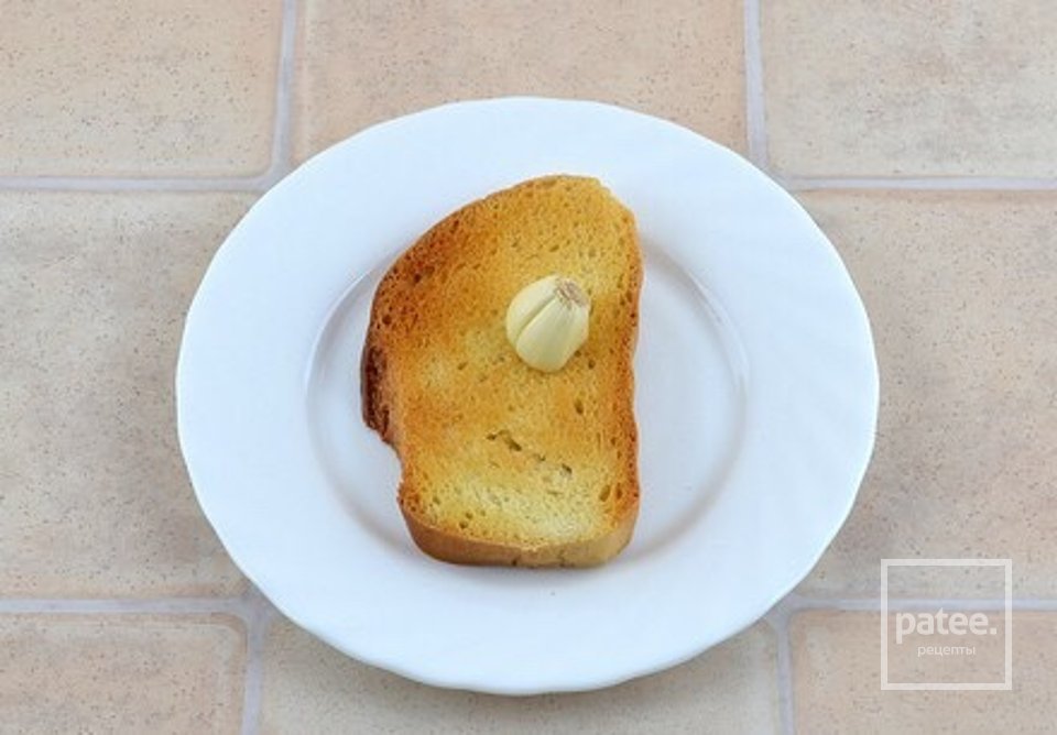 Бутерброды с печеными перцами и сыром Фета. - Шаг 7
