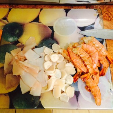 Спагетти с морепродуктами,тушенные в вине и сливках! - Шаг 1