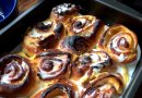 Cinnabon's(Синнабоны) с заварным кремом, лимонной начинкой и творожной глазурью.