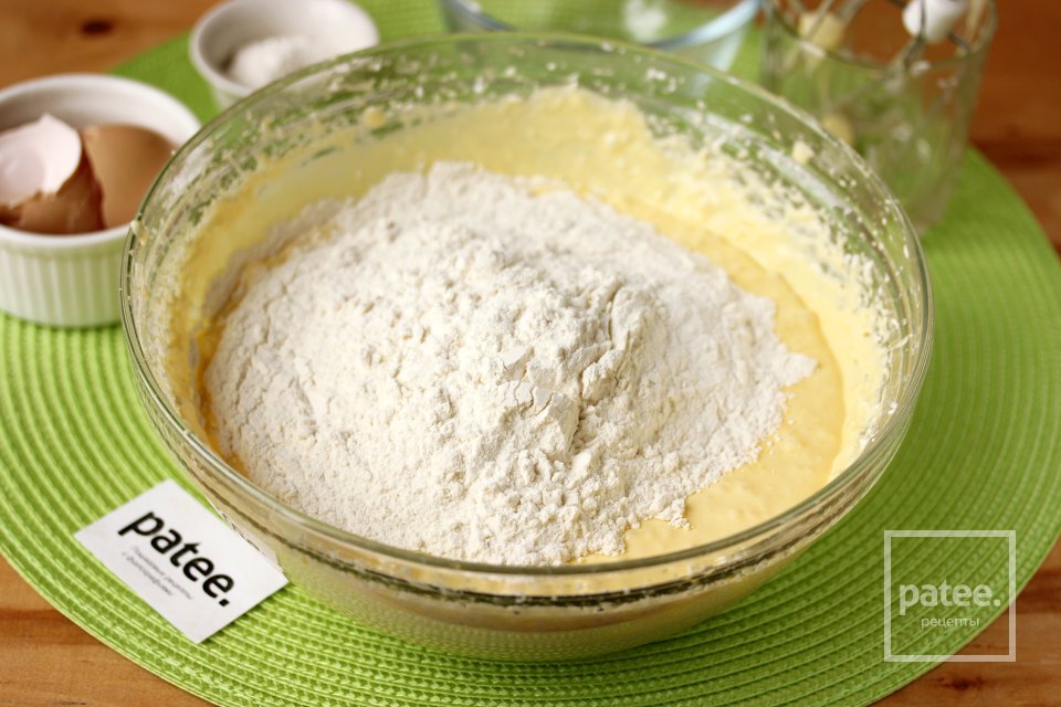 Кексовый пирог с шоколадной крошкой - Шаг 7