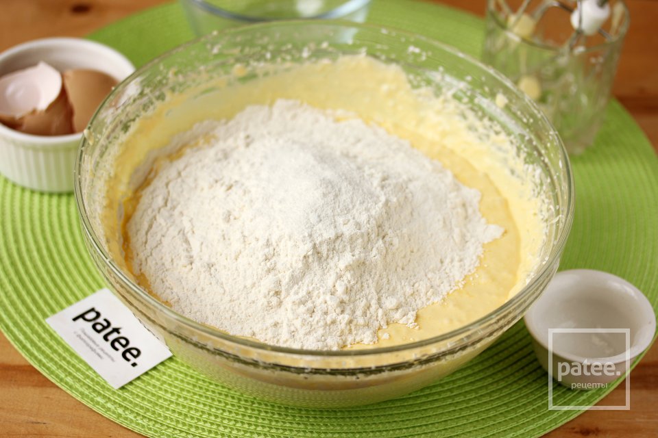 Кексовый пирог с шоколадной крошкой - Шаг 8