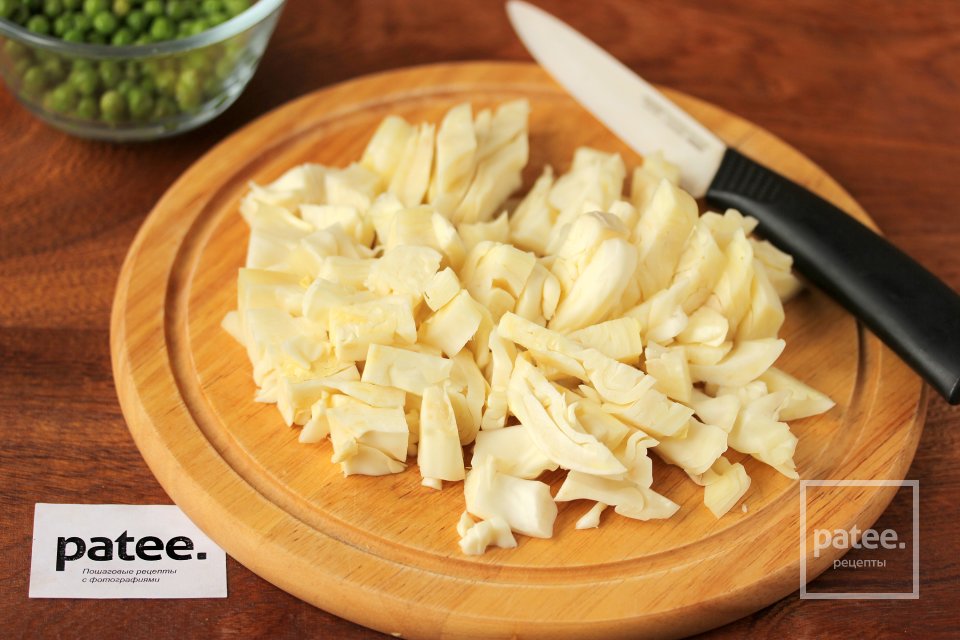 Капуста тушеная с колбасой и горошком в мультиварке - Шаг 5