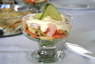 Салат с авокадо и Черри .