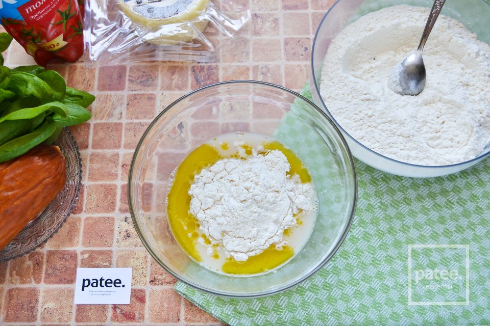 Пицца со шпинатом, ветчиной и моцареллой - Шаг 6