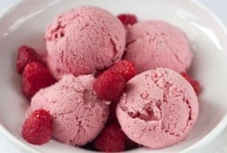 Сливочно-малиновое мороженое