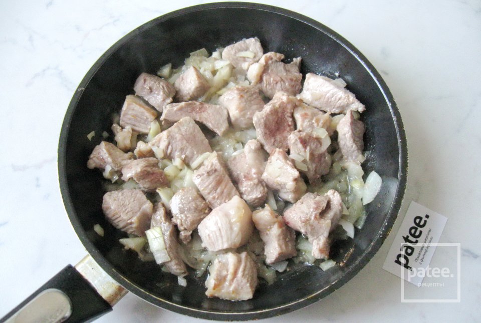 Гуляш из свинины с лапшой - Шаг 6