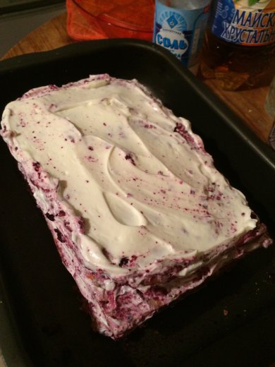 Морковный пирог с ягодной пропиткой и крем-чиз - Шаг 9