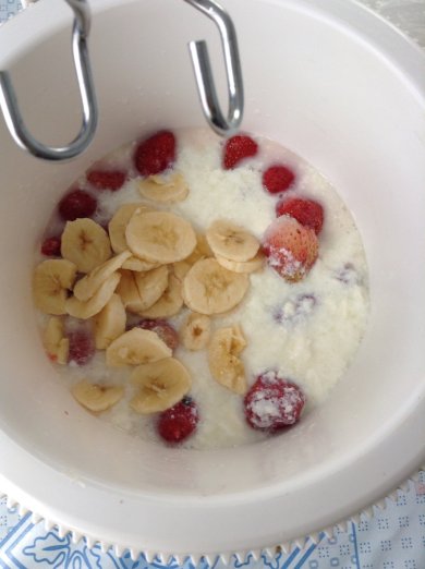 Коктейль Клубника с бананом - Шаг 4