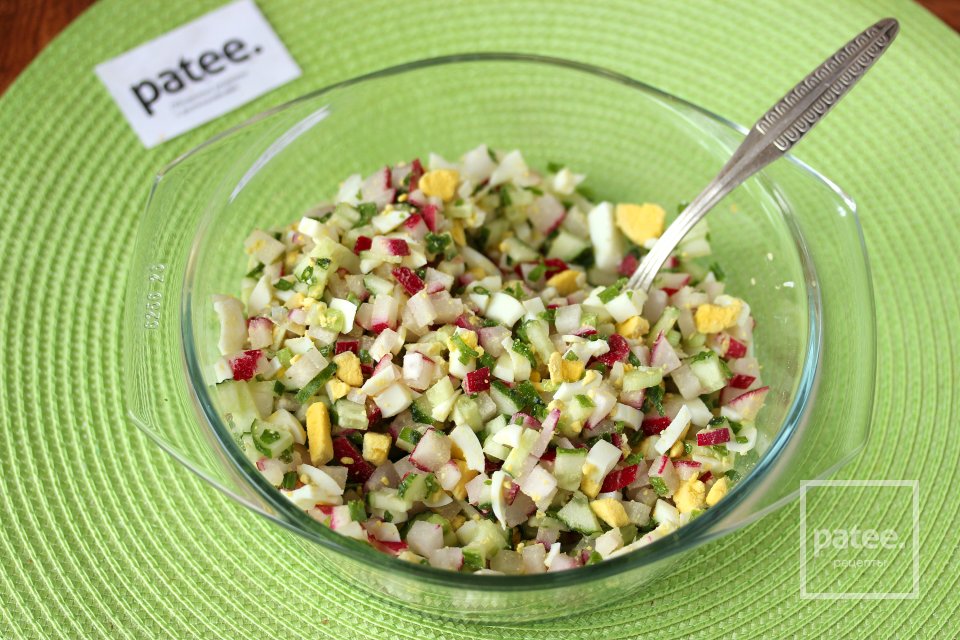 Салат из редиса с яйцом - Шаг 6