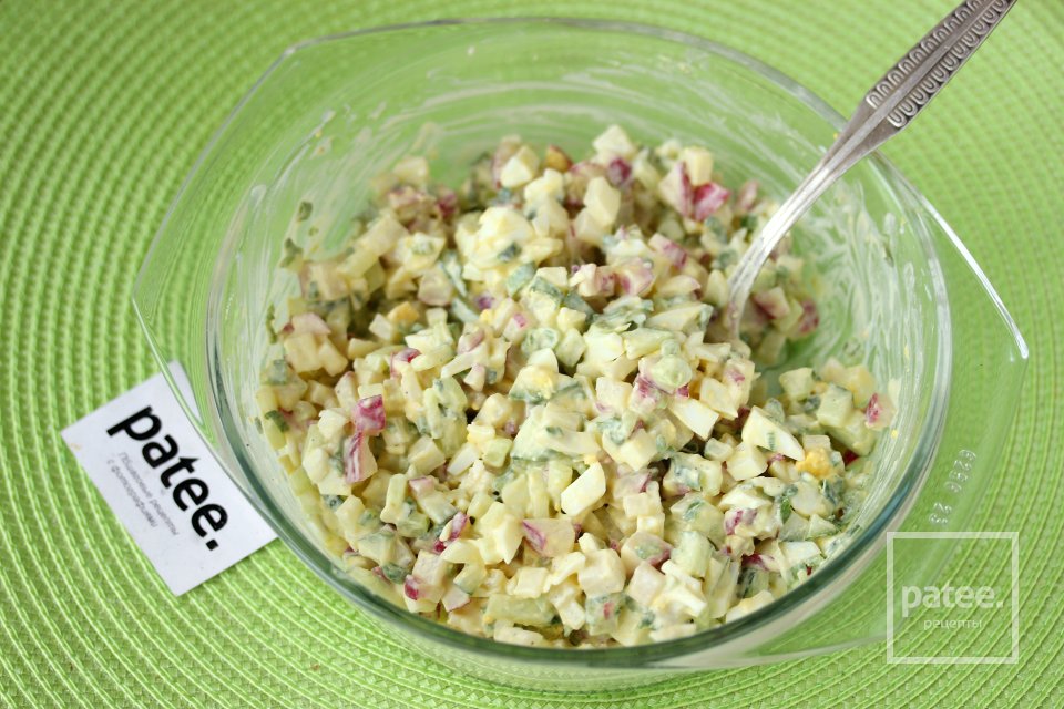 Салат из редиса с яйцом - Шаг 10