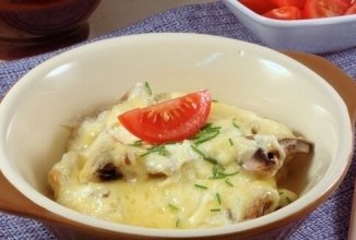 Шампиньоны с сыром в духовке.