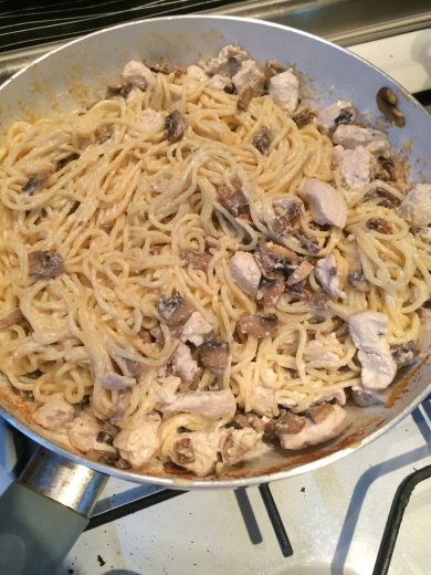 Спагетти с курицей и грибами - Шаг 4
