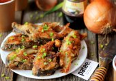 Жареный карась, маринованный в соево-луковом соусе
